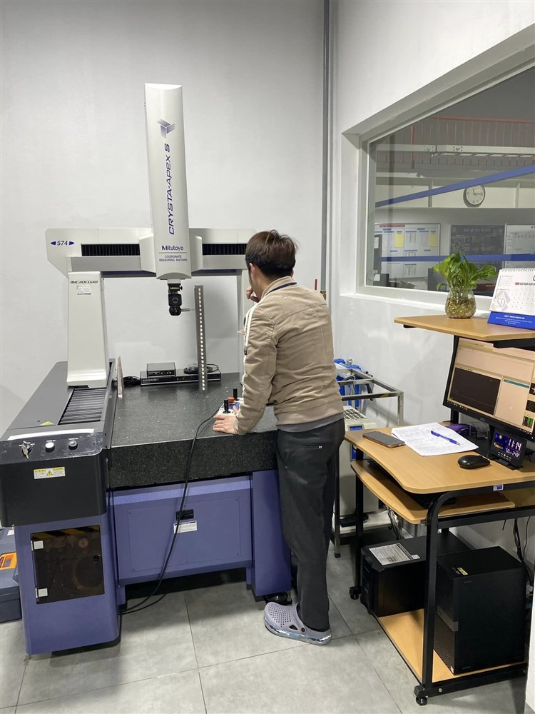 SỬA CHỮA, HIỆU CHUẨN MÁY ĐO 3D CMM MITUTOYO CRYSTA-APEX V574